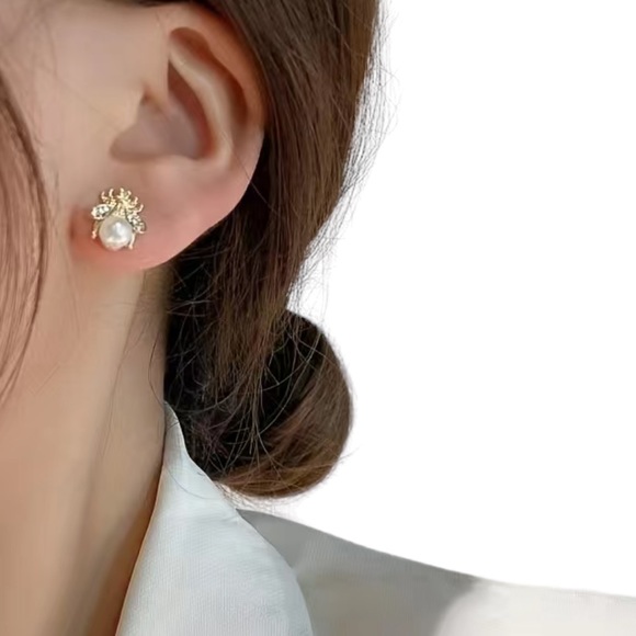 Gold Bumblebee Stud Earrings with Faux Pearl - Picture 4 of 8